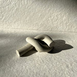 Cargue la imagen en el visor de la galería, The Knot Concrete Candle Holder
