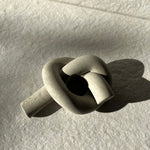 Cargue la imagen en el visor de la galería, The Knot Concrete Candle Holder
