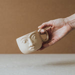 Cargue la imagen en el visor de la galería, Handcrafted Face Mug
